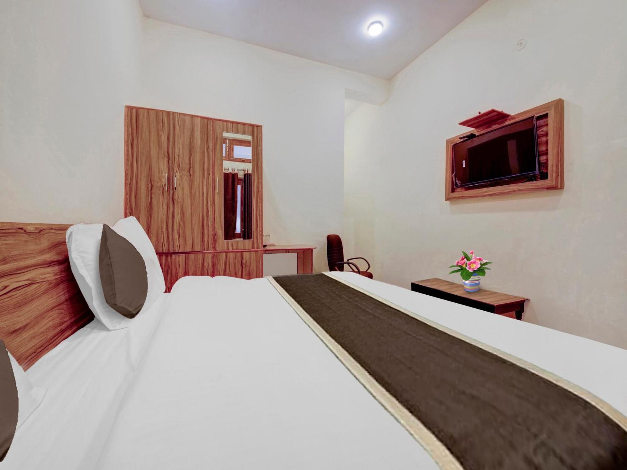 Hotel Kailasha Uttarkashi Exterior photo